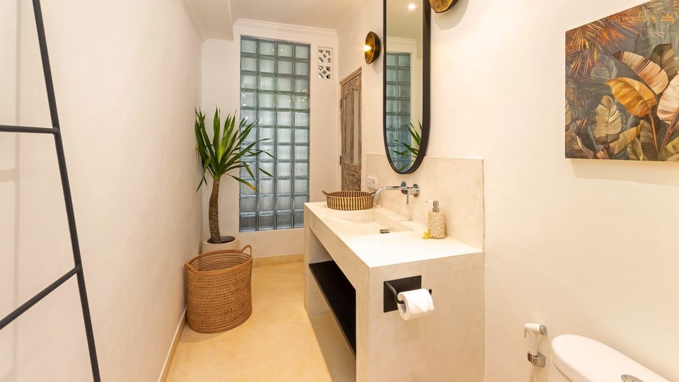 Cozy 4BR Villa with Amazing Pool Area, Bali Villa 2210