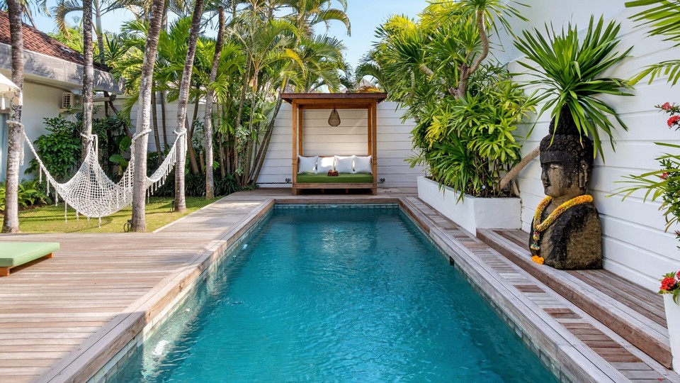 Cozy 4BR Villa with Amazing Pool Area, Bali Villa 2210