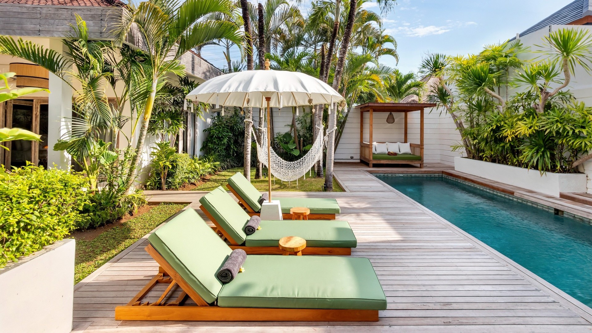 Cozy 4BR Villa with Amazing Pool Area, Bali Villa 2210
