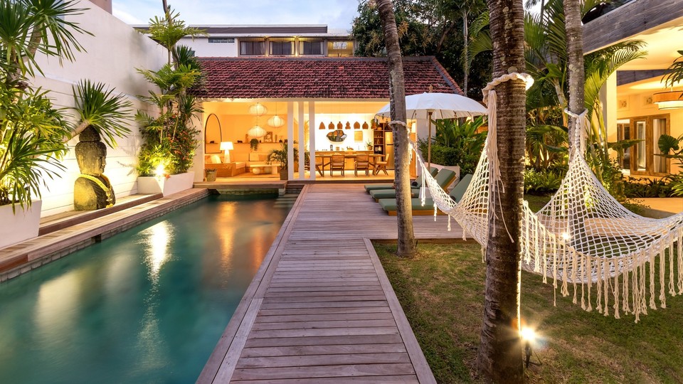 Cozy 4BR Villa with Amazing Pool Area, Bali Villa 2210