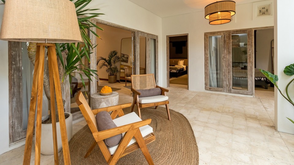 Cozy 4BR Villa with Amazing Pool Area, Bali Villa 2210