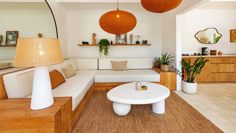 Cozy 4BR Villa with Amazing Pool Area, Bali Villa 2210