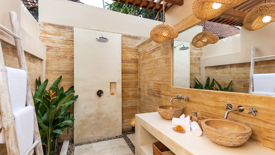 Amazing 4BR Villa With Pool in Bali, Bali Villa 2211
