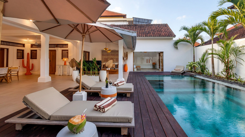Amazing 4BR Villa With Pool in Bali, Bali Villa 2211