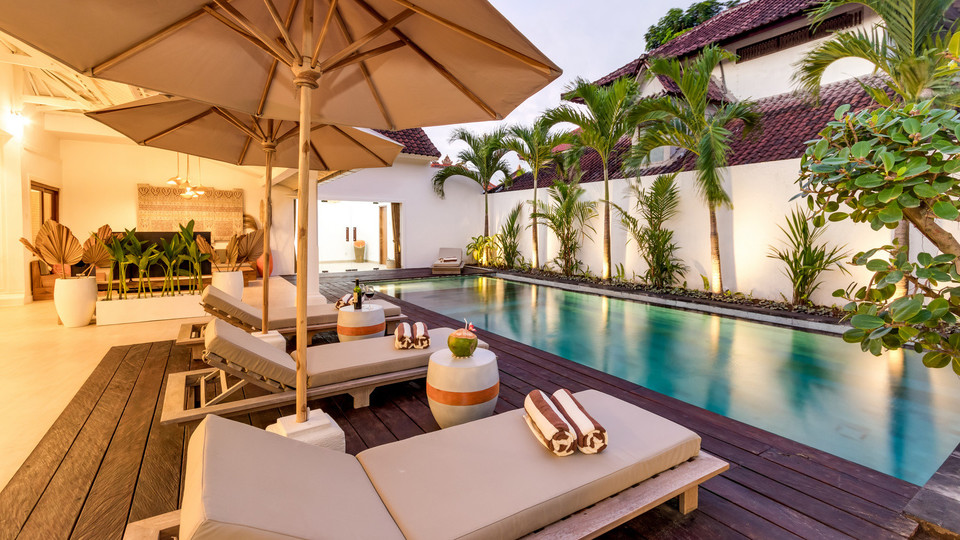 Amazing 4BR Villa With Pool in Bali, Bali Villa 2211
