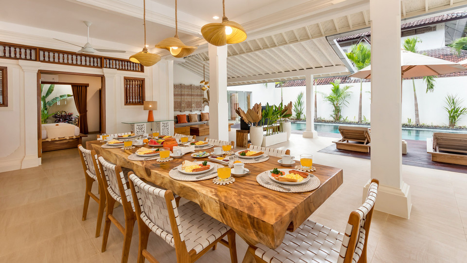 Amazing 4BR Villa With Pool in Bali, Bali Villa 2211