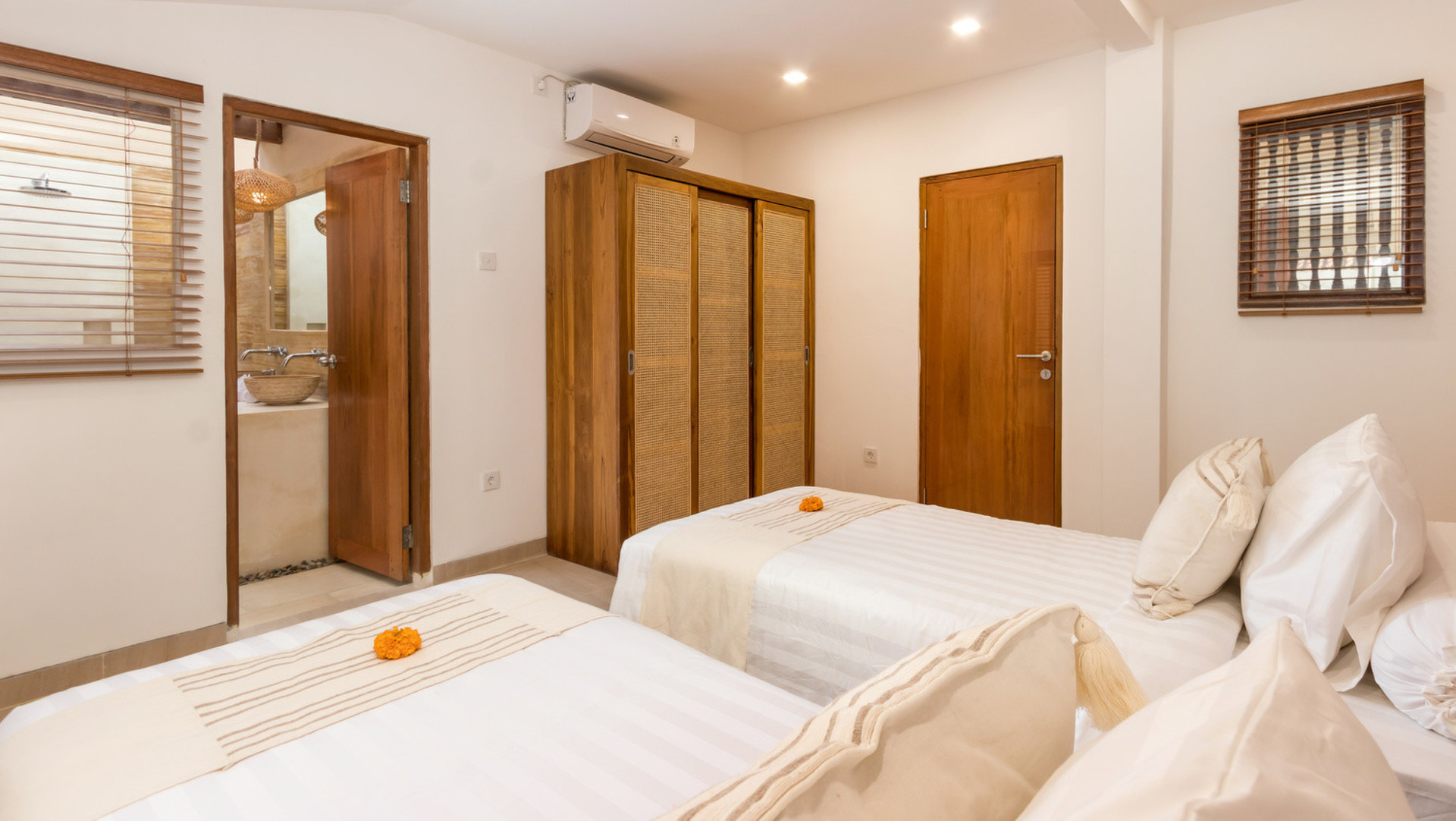 Wonderful 4BR Villa with Pool, Bali Villa 2212
