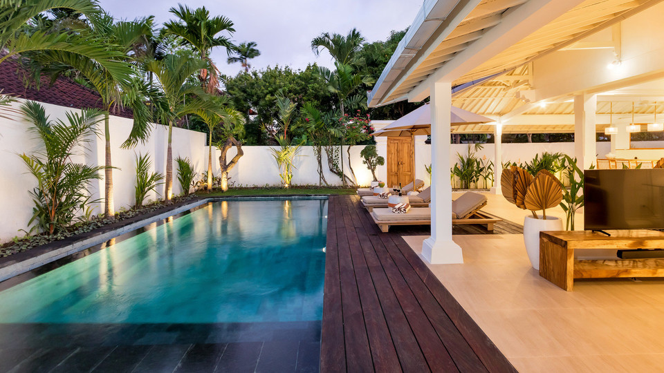 Wonderful 4BR Villa with Pool, Bali Villa 2212