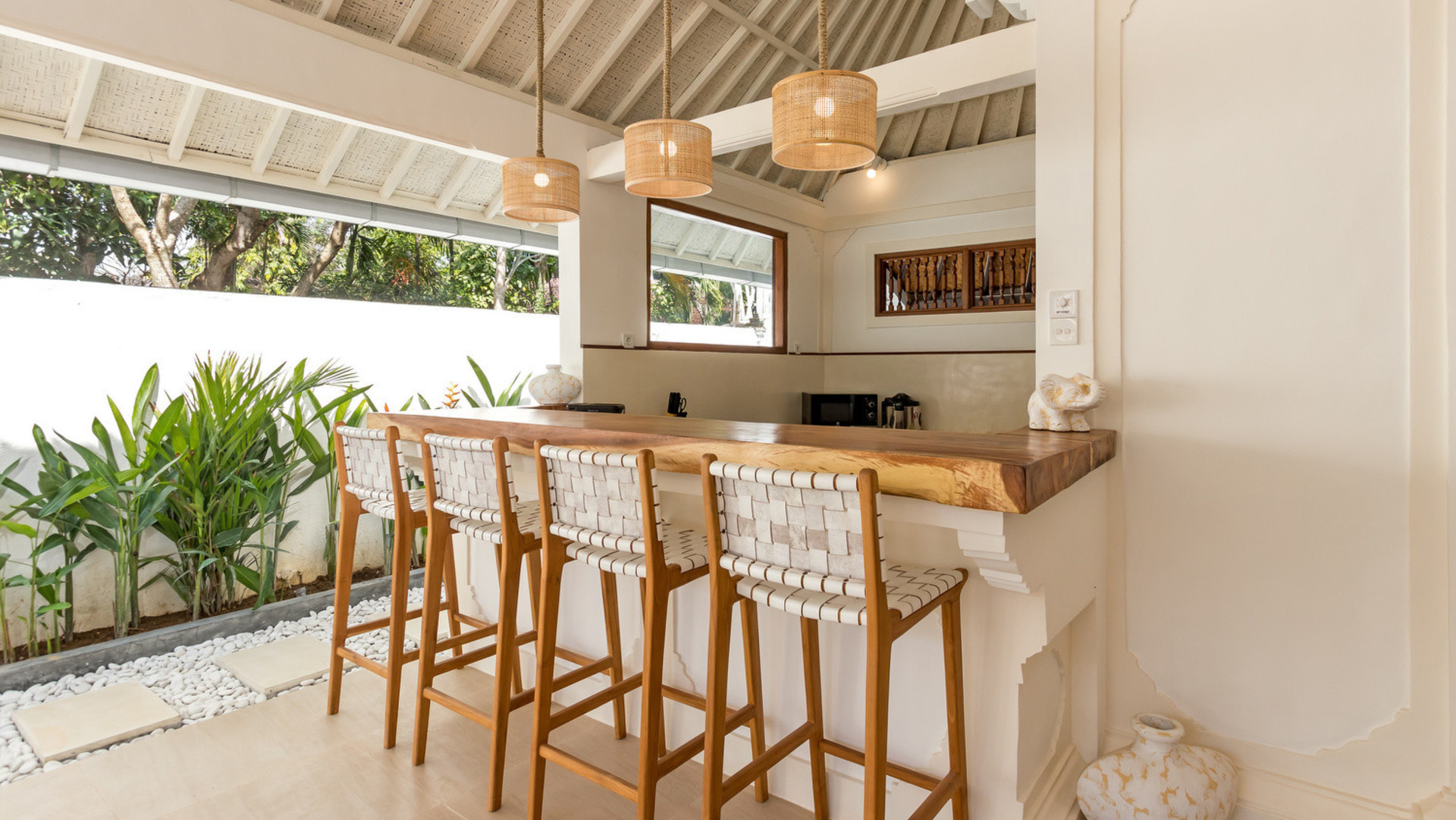 Wonderful 4BR Villa with Pool, Bali Villa 2212