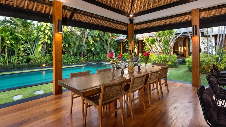Cheerful 3BR Villa W/ Pool & Garden, Bali Villa 2213