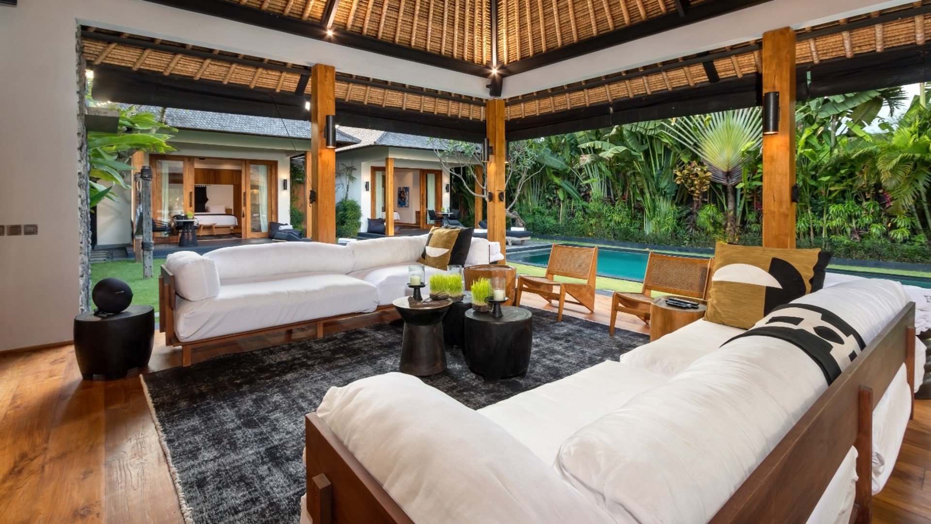 Cheerful 3BR Villa W/ Pool & Garden, Bali Villa 2213