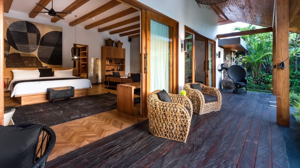 Cheerful 3BR Villa W/ Pool & Garden, Bali Villa 2213