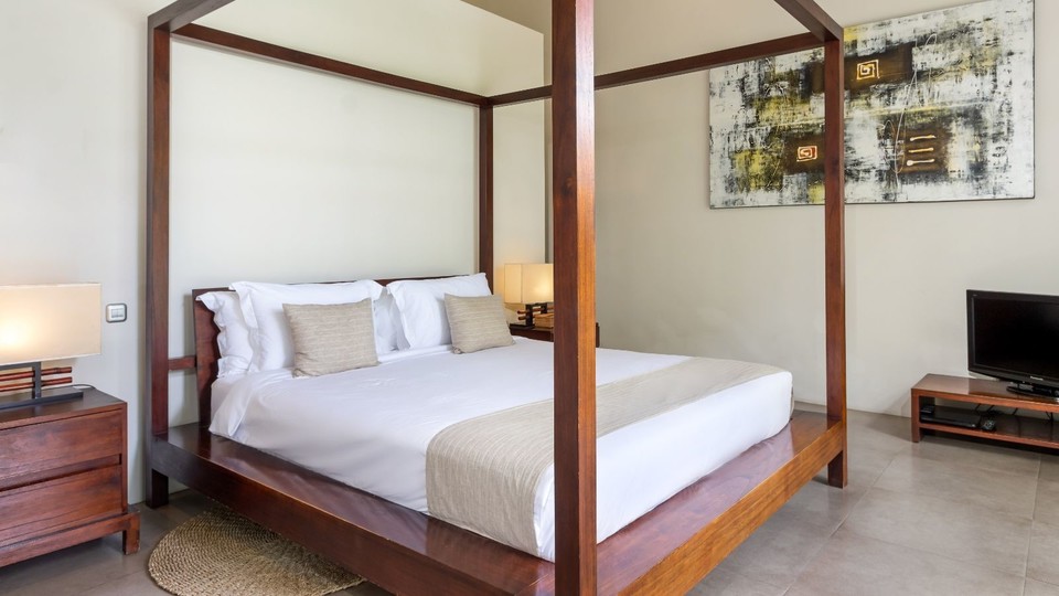 Cozy 2BR Villa W/Amazing Pool Area, Bali Villa 2216