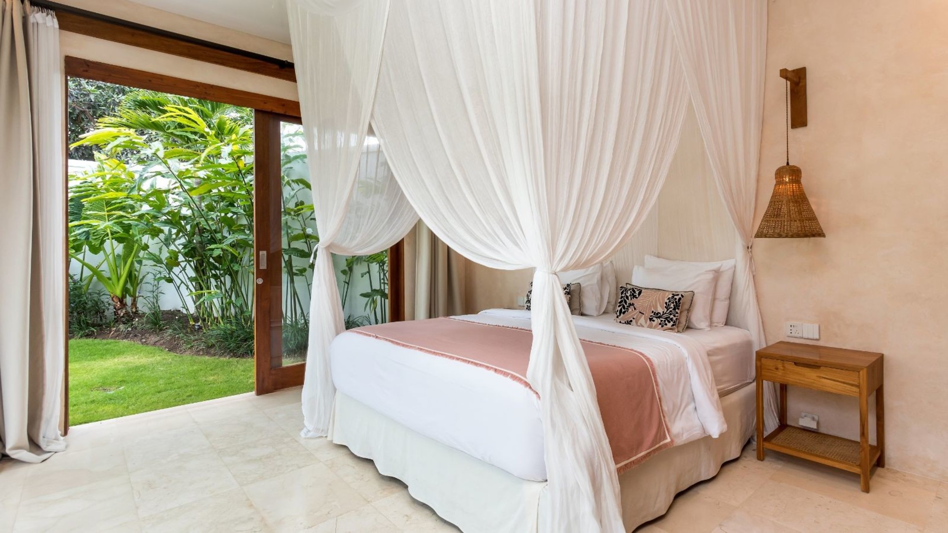 Amazing 4BR Villa With Pool, Bali Villa 2217