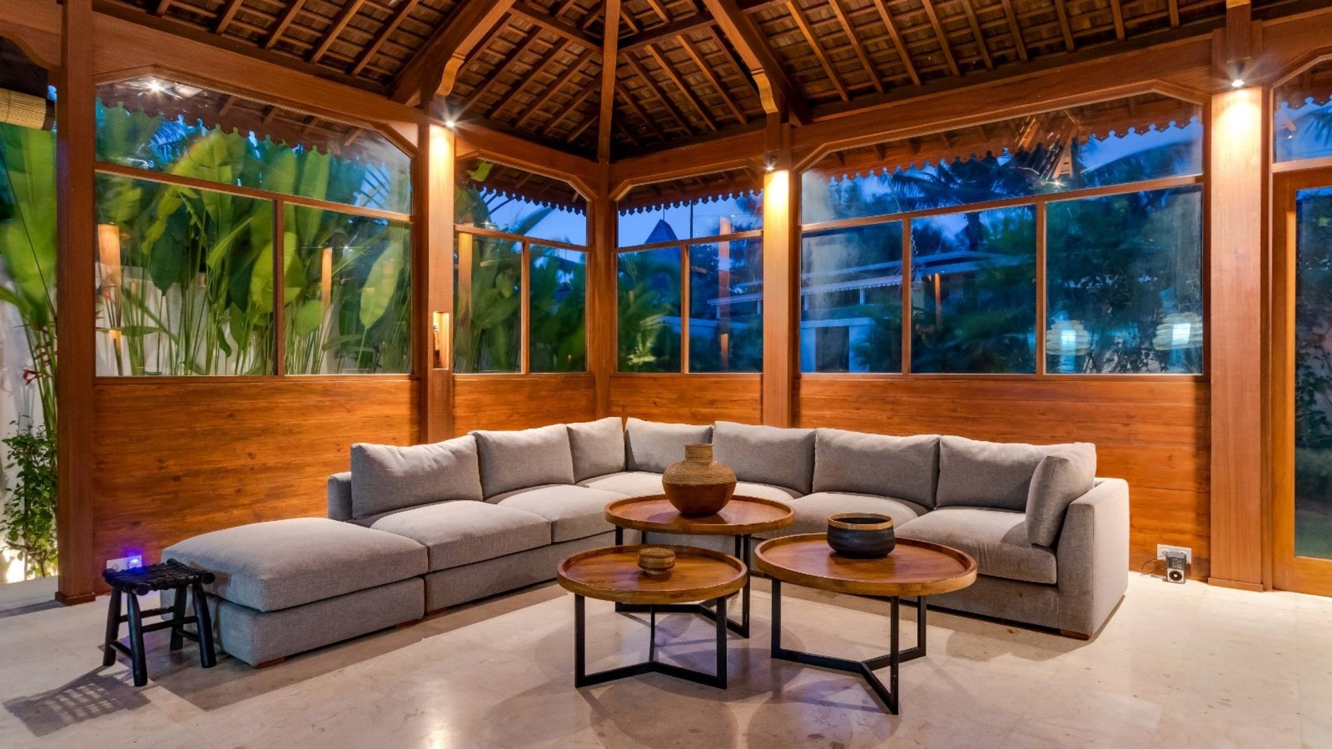 Amazing 4BR Villa With Pool, Bali Villa 2217