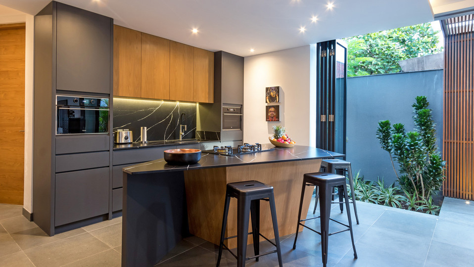 Cheerful 4BR Villa W/ Pool & Balcony, Bali Villa 2219