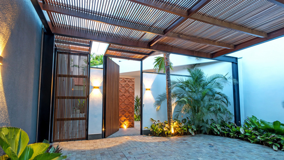 Cheerful 4BR Villa W/ Pool & Balcony, Bali Villa 2219
