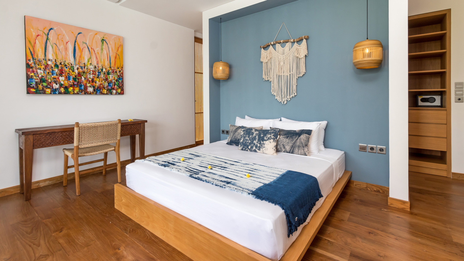 Cheerful 4BR Villa W/ Pool & Balcony, Bali Villa 2219