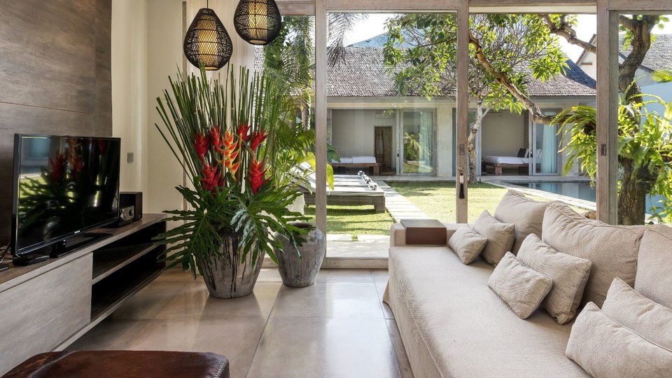 Sunny 3BR Villa Close to Beach W/ Pool, Bali Villa 2225