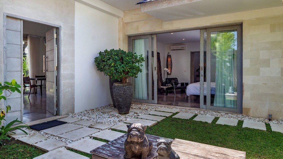 Sunny 3BR Villa Close to Beach W/ Pool, Bali Villa 2225