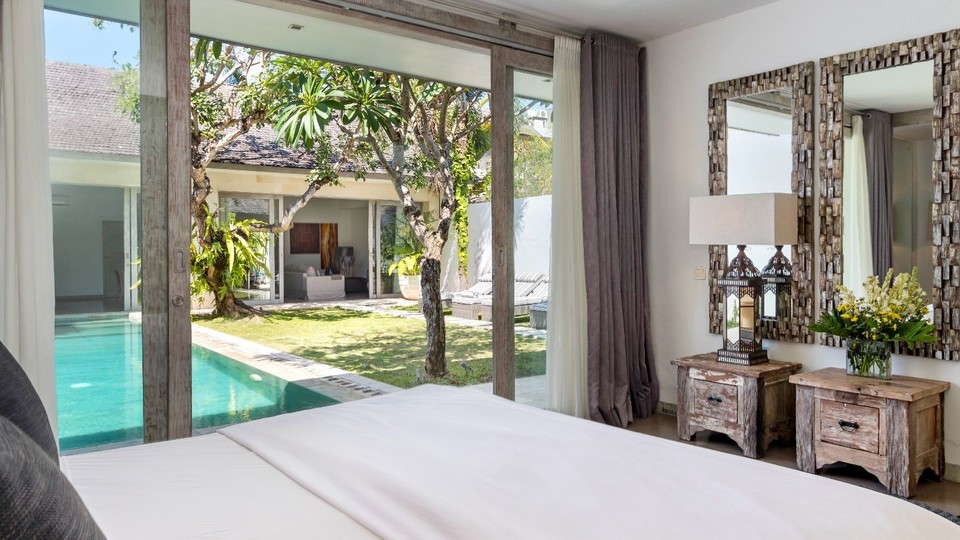 Sunny 3BR Villa Close to Beach W/ Pool, Bali Villa 2225