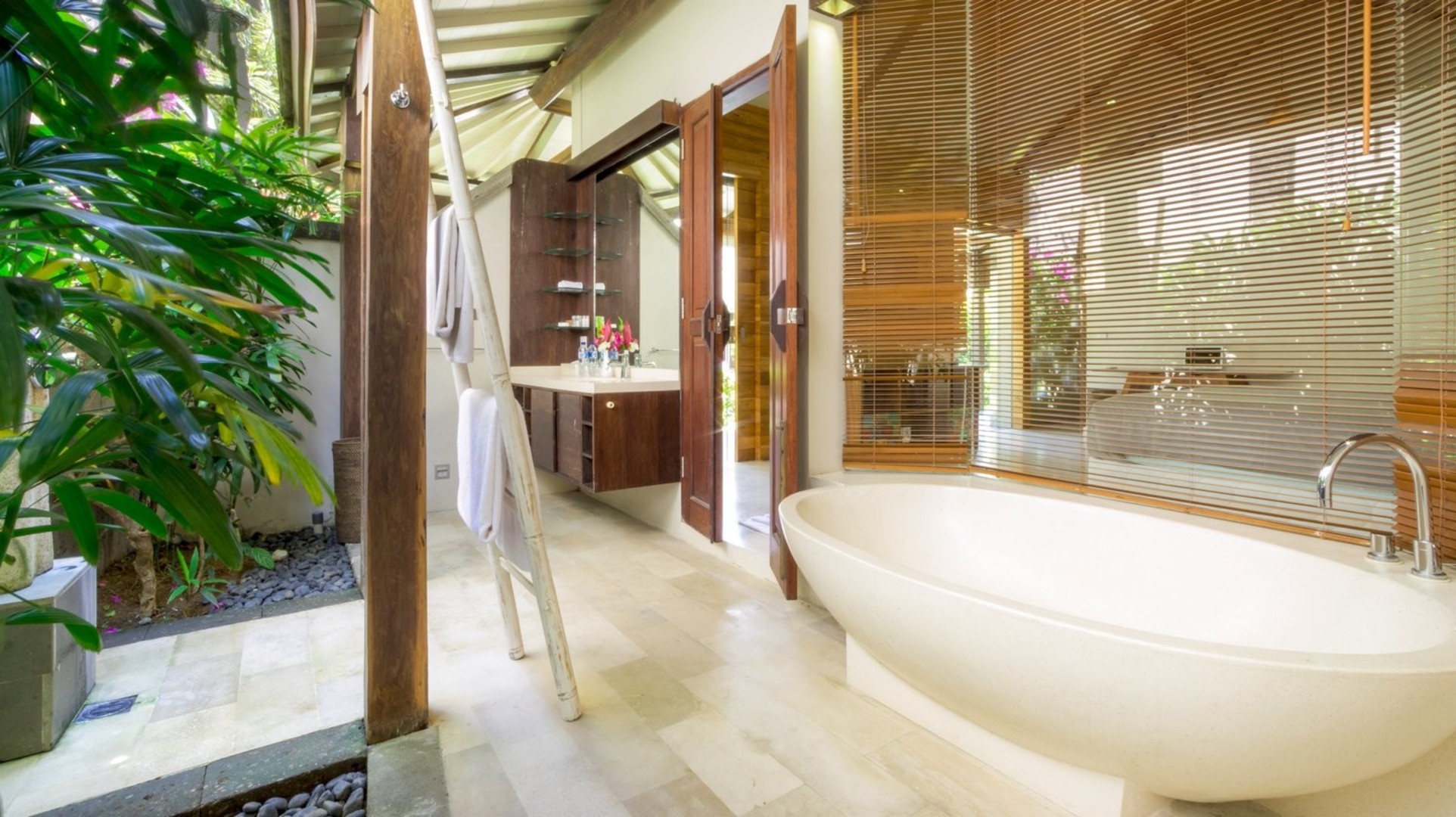 Great 2BR Villa W/ Amazing Pool & Garden, Bali Villa 2226