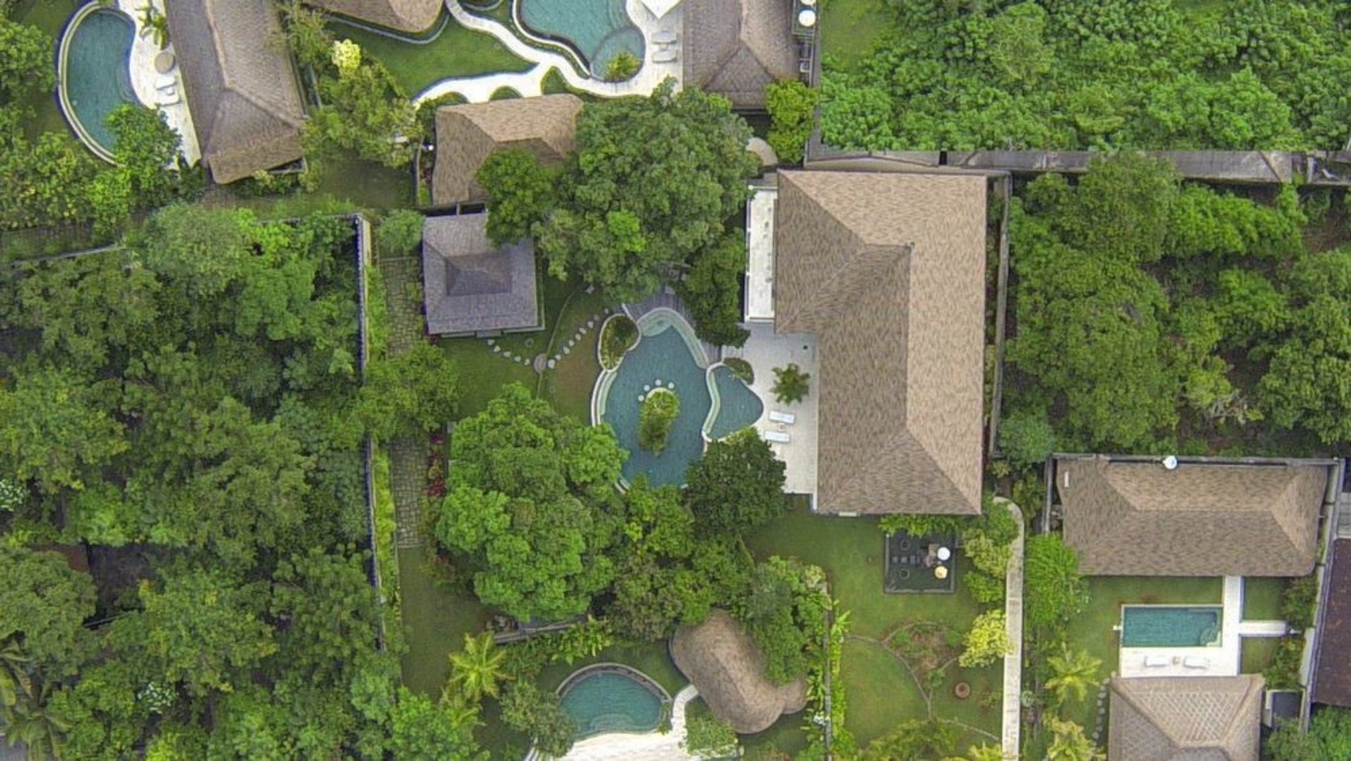 Spacious 2BR Villa W/ Pool & Garden, Bali Villa 2227