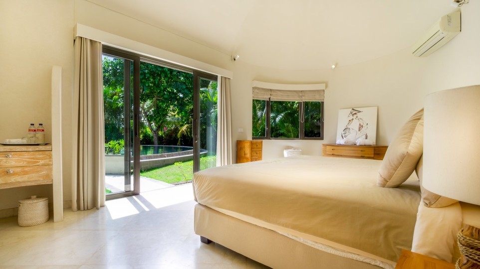 Spacious 2BR Villa W/ Pool & Garden, Bali Villa 2227