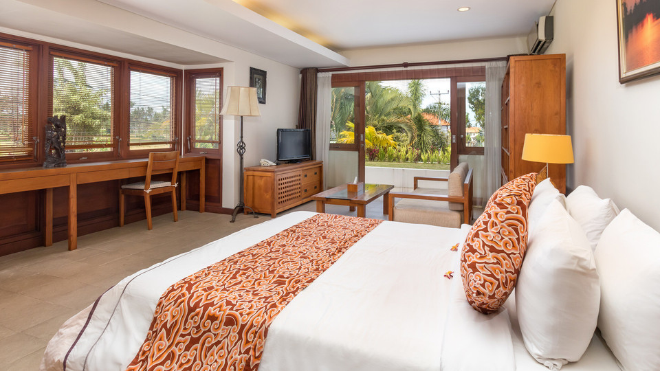 Spacious 4BR Villa W/ Pool & Garden, Bali Villa 2233