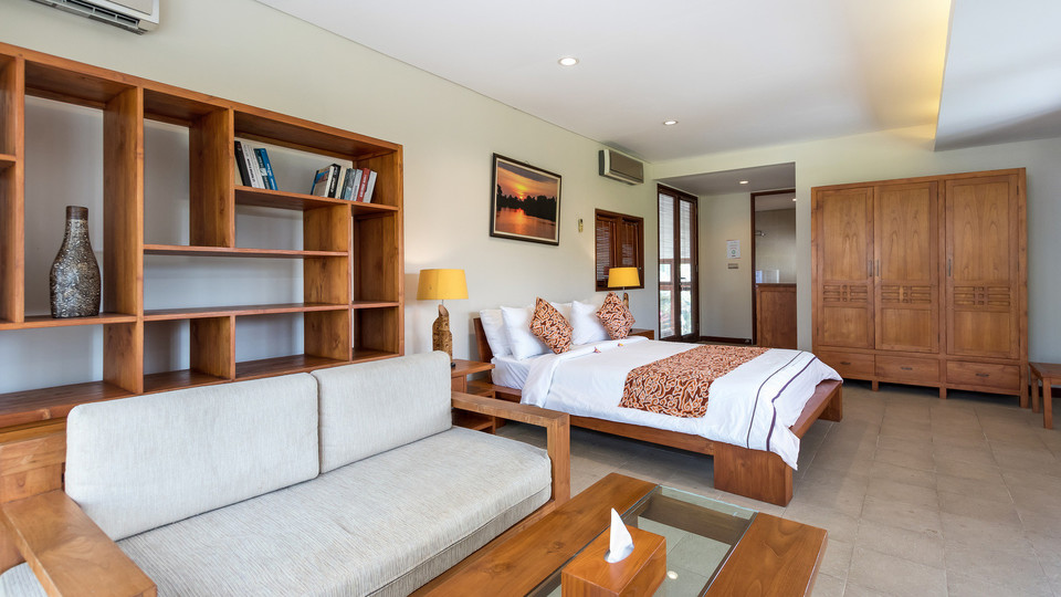 Spacious 4BR Villa W/ Pool & Garden, Bali Villa 2233