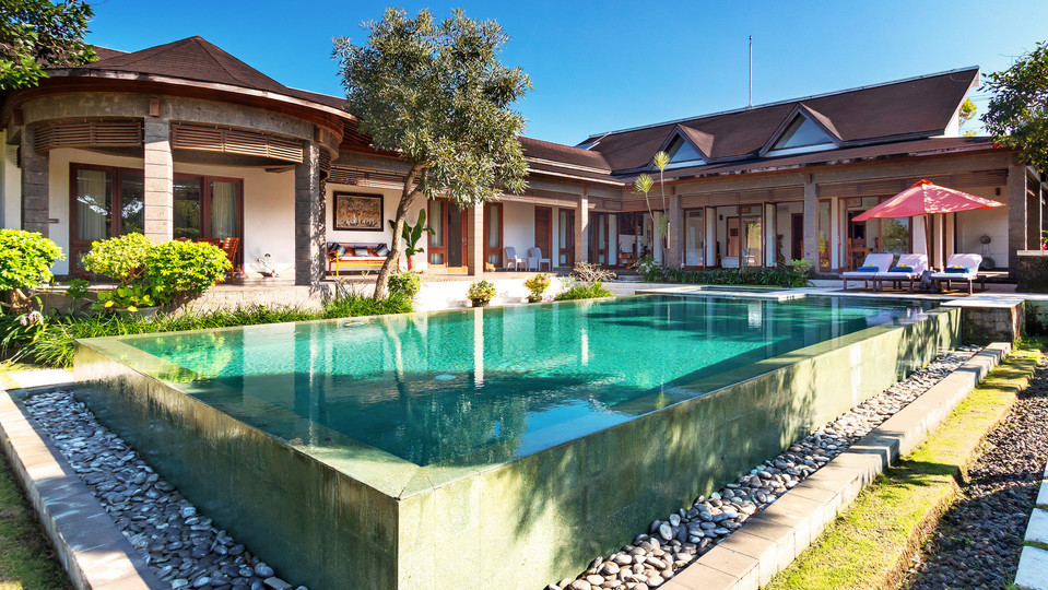 Spacious 4BR Villa W/ Pool & Garden, Bali Villa 2233