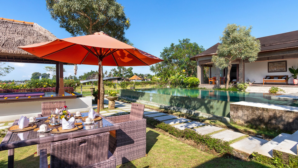 Spacious 4BR Villa W/ Pool & Garden, Bali Villa 2233