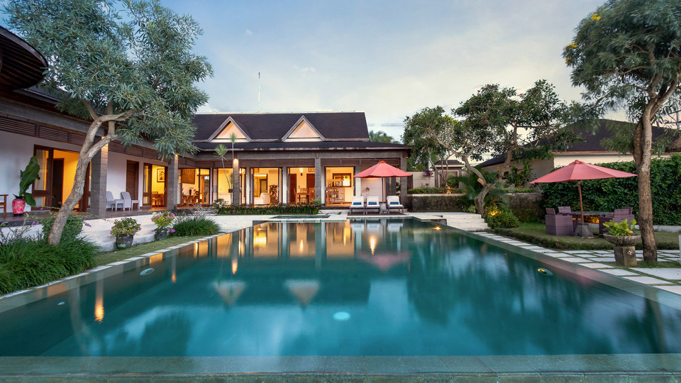 Spacious 4BR Villa W/ Pool & Garden, Bali Villa 2233