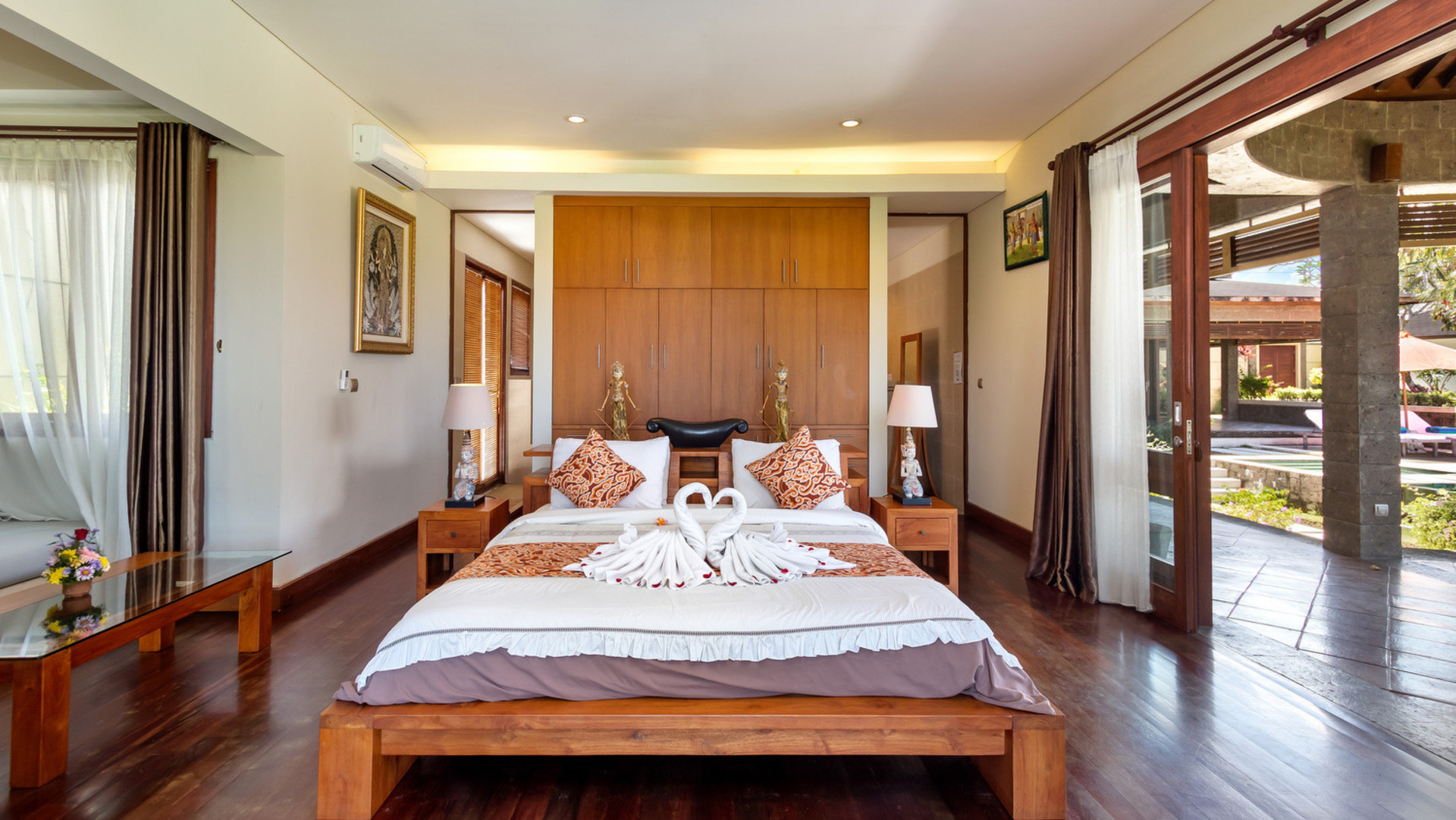 Spacious 4BR Villa W/ Pool & Garden, Bali Villa 2233