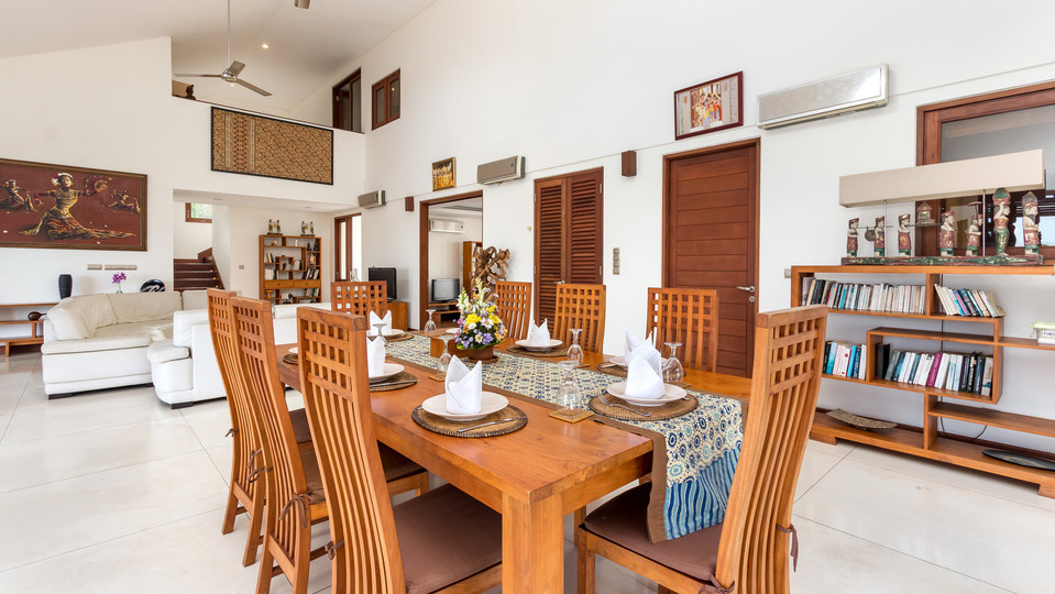 Spacious 4BR Villa W/ Pool & Garden, Bali Villa 2233