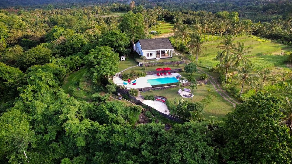 Lovely 3BR Villa W/ Amazing Pool & Sea views, Bali Villa 2235