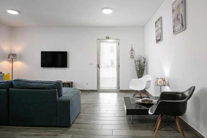 Luxurious 2BR apartment Family Friendly with balcony, Leiria Apartment 1006