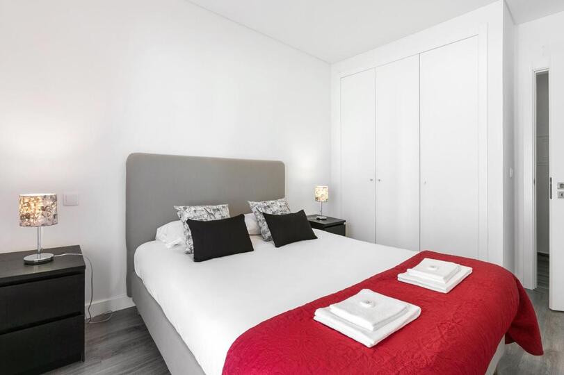 Luxurious 2BR apartment Family Friendly with balcony, Leiria Apartment 1006