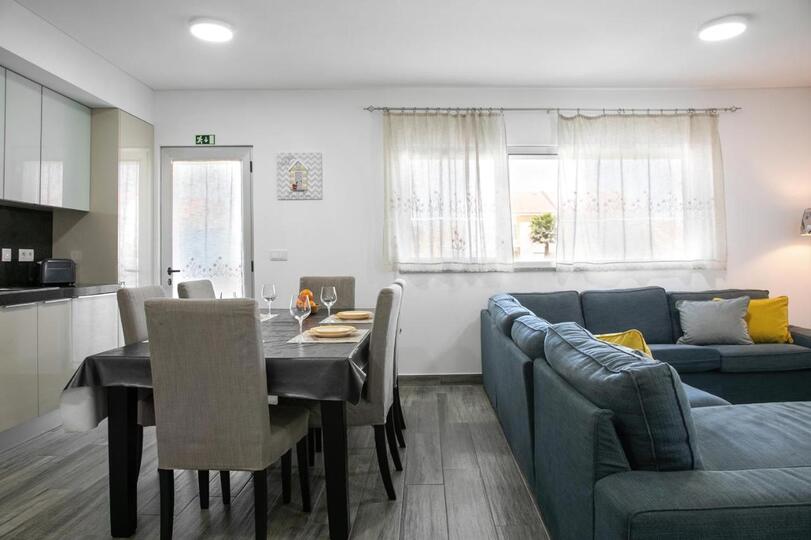 Luxurious 2BR apartment Family Friendly with balcony, Leiria Apartment 1006