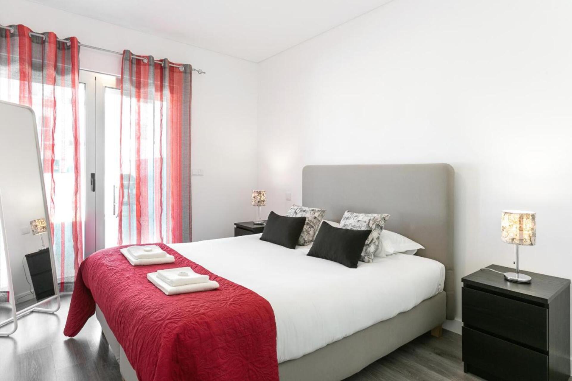 Luxurious 2BR apartment Family Friendly with balcony, Leiria Apartment 1006
