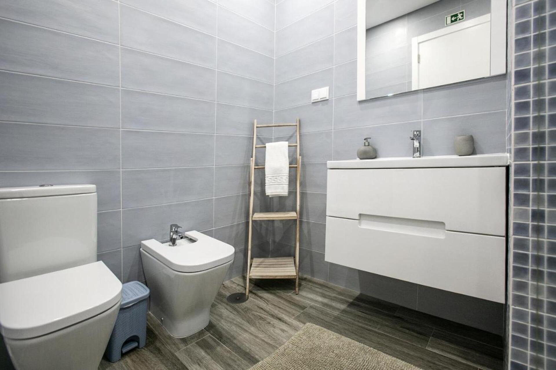 Luxurious 2BR apartment Family Friendly with balcony, Leiria Apartment 1006