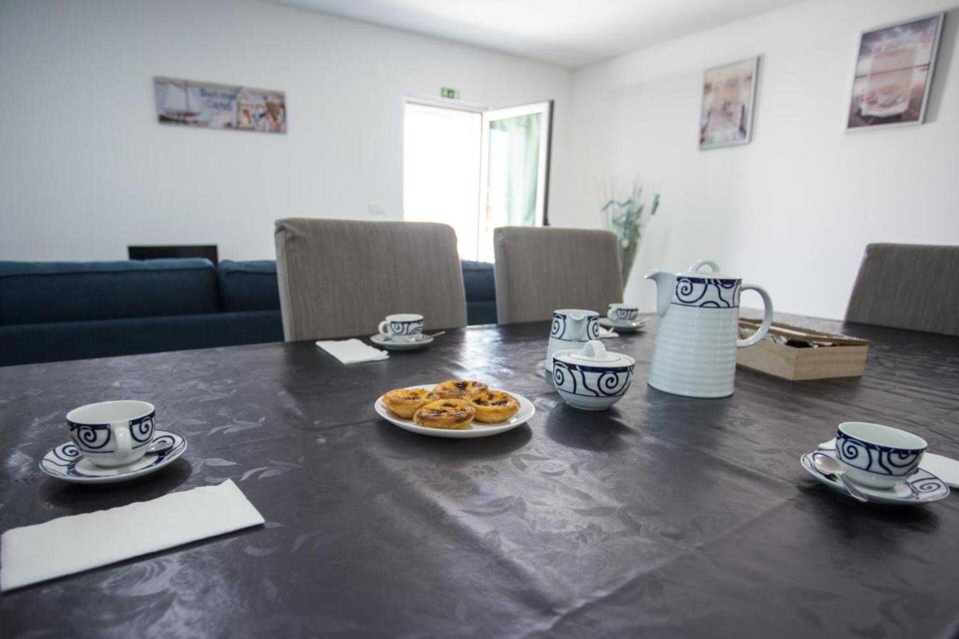 Luxurious 2BR apartment Family Friendly with balcony, Leiria Apartment 1006