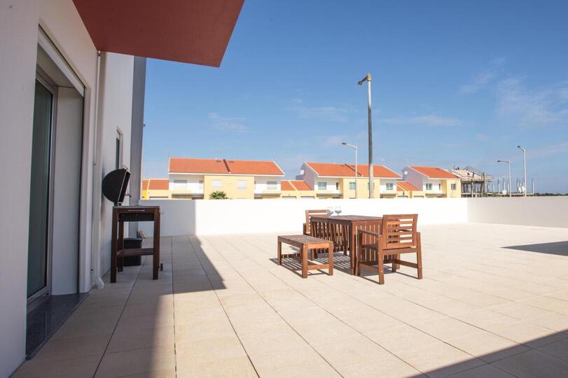 Luxurious 2BR apartment Family Friendly with balcony, Leiria Apartment 1006