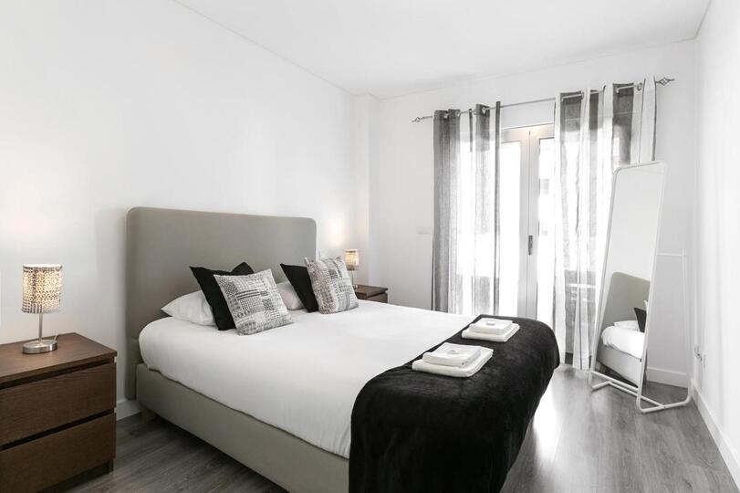 Luxurious 2BR apartment Family Friendly with balcony, Leiria Apartment 1006