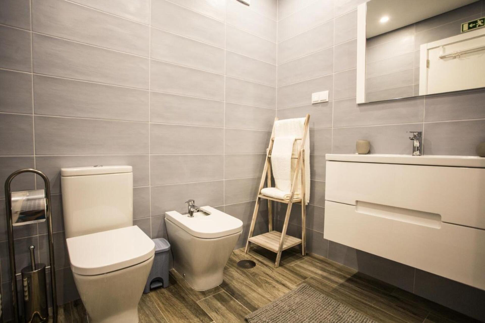 Luxurious 2BR apartment Family Friendly with balcony, Leiria Apartment 1006