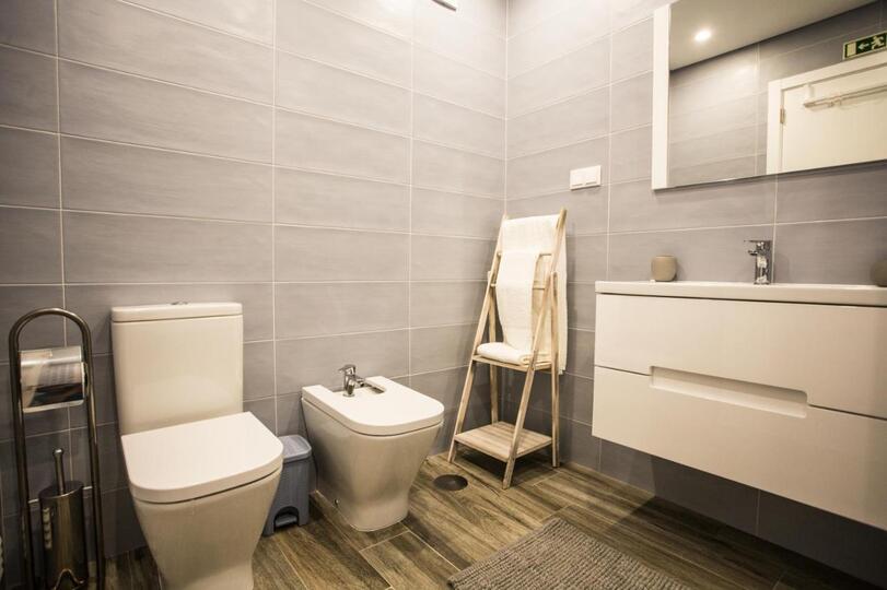 Luxurious 2BR apartment Family Friendly with balcony, Leiria Apartment 1006