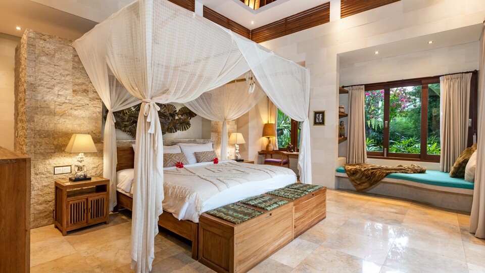 Enjoying Your Holiday in a Luxury 5 Star Villa in Candidasa, For Less Than a Hotel, Villa Bali 2243