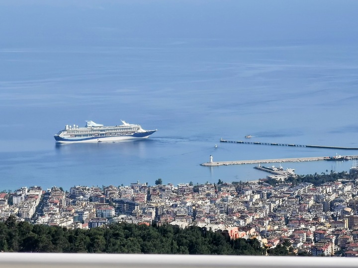 5 Star Villa Summit – Panoramic Mountain & Sea Escape