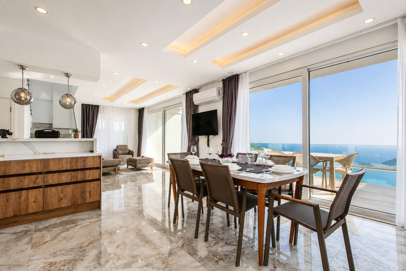 5 Star Villa Summit – Panoramic Mountain & Sea Escape