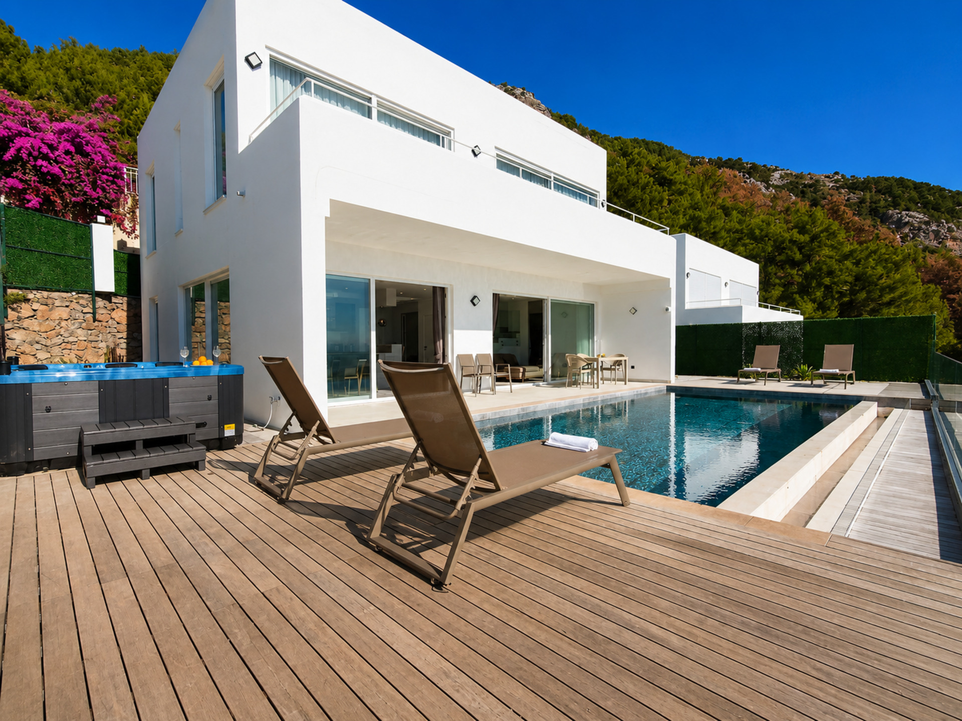 5 Star Villa Summit – Panoramic Mountain & Sea Escape